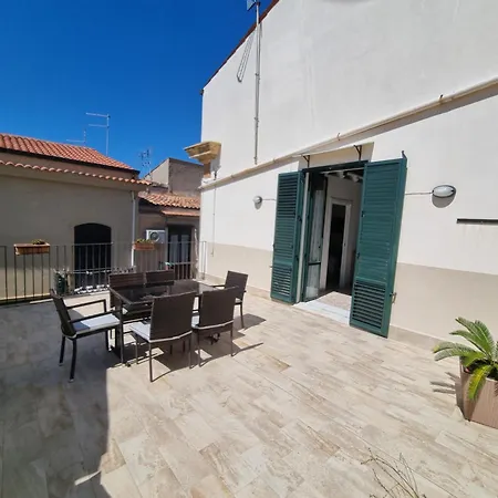 Apartment Bordonaro Baron'S - Appartamento Del Barone 1 *